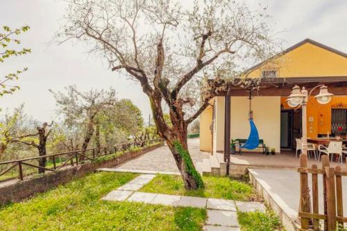 Panoramic Villa with Exclusive Pool in Irpinia in Тауразі