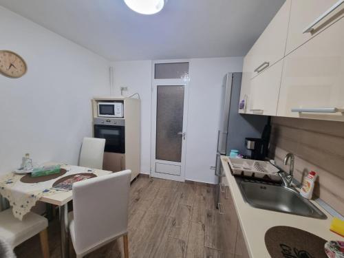 Ēdiens un dzērieni, Central Apartament in Beclean (Brasov)