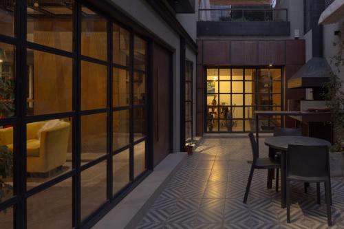 Industrial House in Mendoza with Jacuzzi