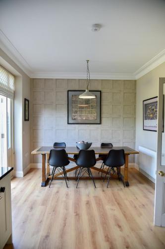 White Fox House in คราวเล