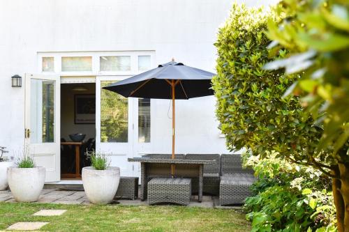 White Fox House in คราวเล