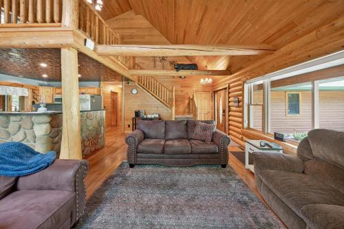 Forest Glade in สเตอร์กิส (MI)