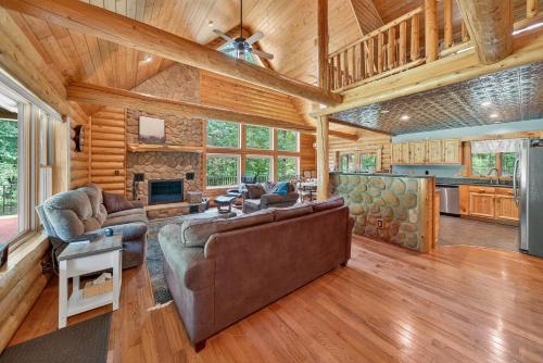 Forest Glade in สเตอร์กิส (MI)