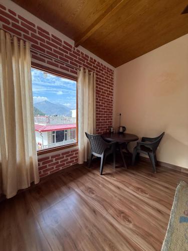 Chandra homestay kainchi dham - Nainital