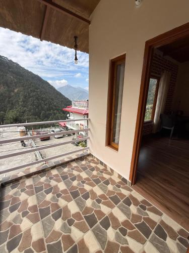 Chandra homestay kainchi dham in Nainital