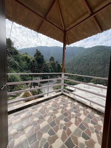 Chandra homestay kainchi dham in Nainital