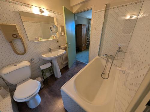 room detail thumbnail 2