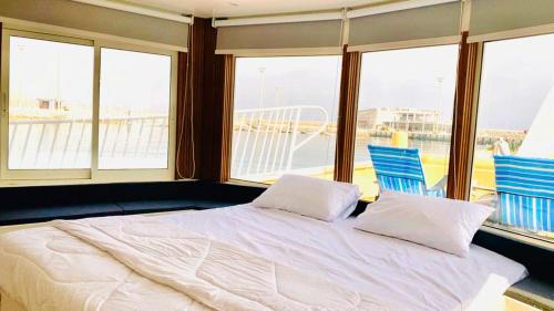 Musandam Starlight Dhow Cruise in Dibba