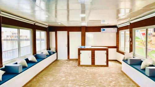 Musandam Starlight Dhow Cruise in Dibba