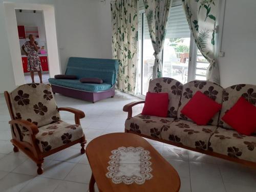 VILLA MALOU chez Maryse in Bouillante