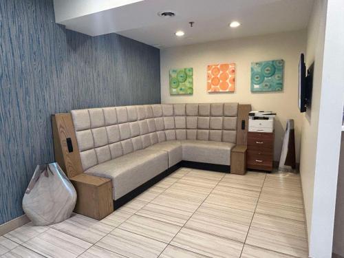 ล็อบบี้, Best Western Erie Inn & Suites in อีรี (PA)