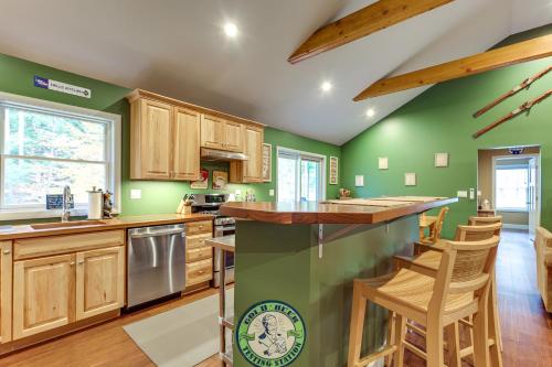 Year-Round Loon Lake Retreat: Ski, Hike, Explore! in Chestertown (NY)