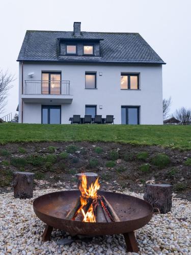 ทัศนียภาพภายนอกโรงแรม, Luxus-Ferienhaus mit Sauna, Hot Tub und grandiosem Panorama in ลังเงวีเซอ