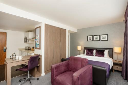 1 queen bed