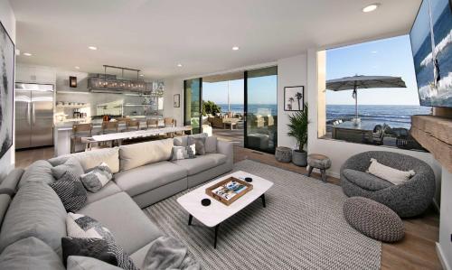 Rincon Refuge - Beachfront for 6 in Faria Beach (CA)