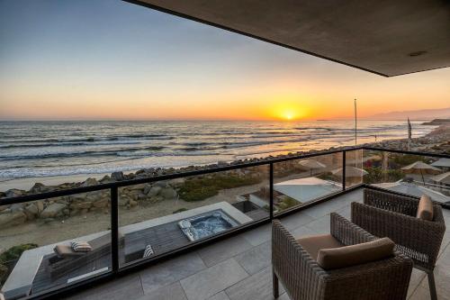 Rincon Refuge - Beachfront for 6 in Faria Beach (CA)