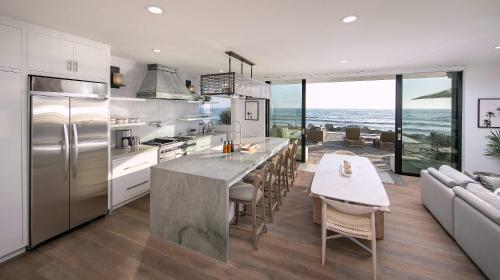 Rincon Refuge - Beachfront for 6 in Faria Beach (CA)