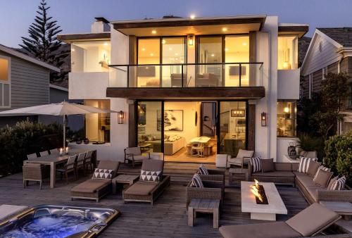 Rincon Refuge - Beachfront for 6 in Faria Beach (CA)