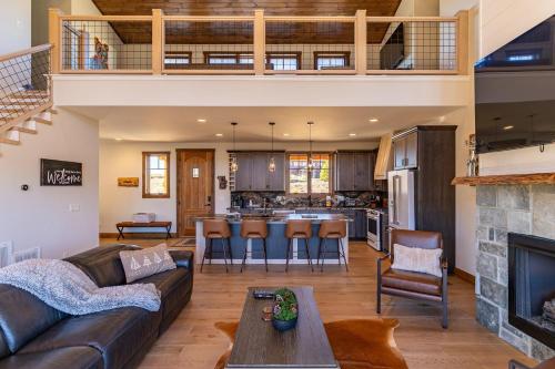 Mountain Time Lodge at Eagles Nest in Banner Elk, USA