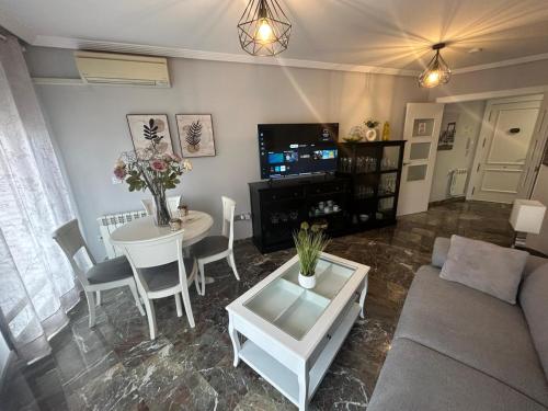 Apartamento En Centro Ciudad Con Garaje Y Aire Acondicionado - Albacete