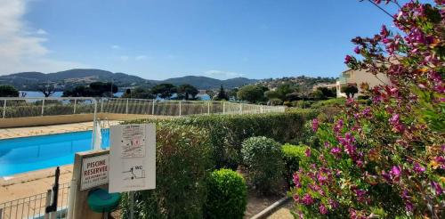 Bright cocoon with pool - facing the sea in Agay