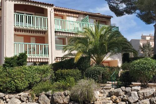 Bright cocoon with pool - facing the sea in Agay