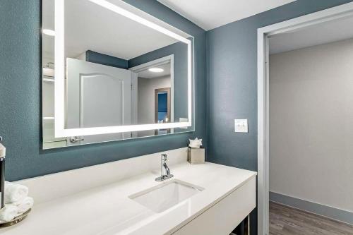 Hampton Inn Livingston - image 3