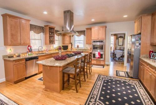 Elegant Lodge Rental with Lovely Countryside Views near Charlottesville, Virginia in Keswick (VA)