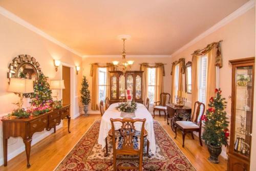 Elegant Lodge Rental with Lovely Countryside Views near Charlottesville, Virginia in Keswick (VA)