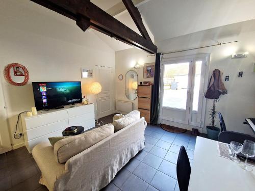 Appartement Business Lyon nord Gare & A6 near Albigny - Neuville Train Station (Albigny-sur-Saône)