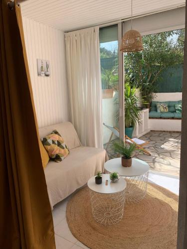 Bright studio with small terrace