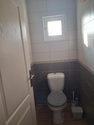 Hebergement calme et verdoyant in แซ็ง-ฌอร์จ-เดอ-บารอย