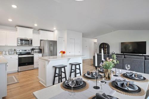 Big Lake Waterfront Retreat in 弗農山