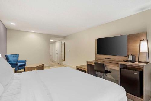 Hampton Inn Livingston - image 12