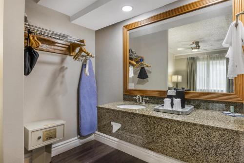 Best Western Pier Point Inn - image 13