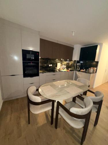 Chambre d'hôte, dans 4 pièces , avec terasse, jardin (Chambre d'hote, dans 4 pieces , avec terasse, jardin) in แซงต์ วิซ