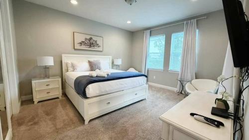 Encore Resort 6 Bedroom Vacation Home with Pool (2013) - image 43