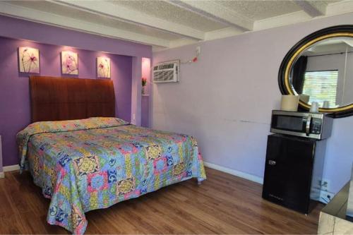 Des Plaines Motel - image 7