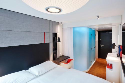 citizenM Paris Champs-Élysées - image 8