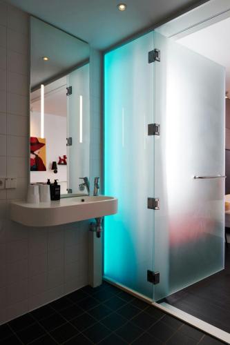 citizenM Paris Gare de Lyon - image 7
