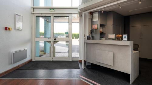 Entrada, KYRIAD ECO LILLE SUD - Noyelles Godault in Noyelles Godault