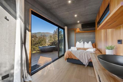 Luxury Container and Cabin with Outdoor Bath in Queensberry