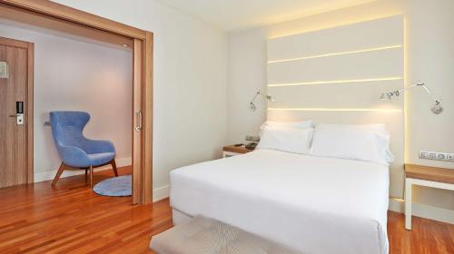 NH Barcelona Les Corts - image 10