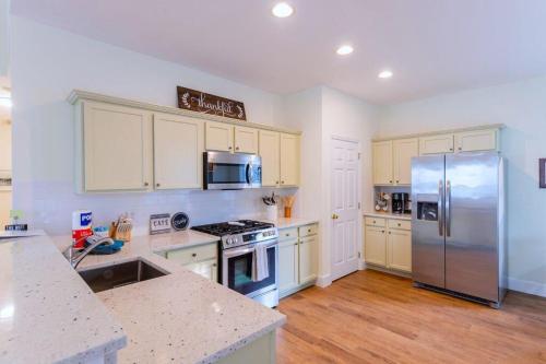مطبخ, Calypso Cottage in Old Town Bluffton in the Heart of Historic Old Town in Bluffton