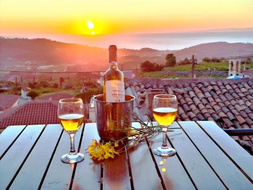 balconi 1911 - Traditional house in Ydroussa, Samos gîte à louer Ydroússa