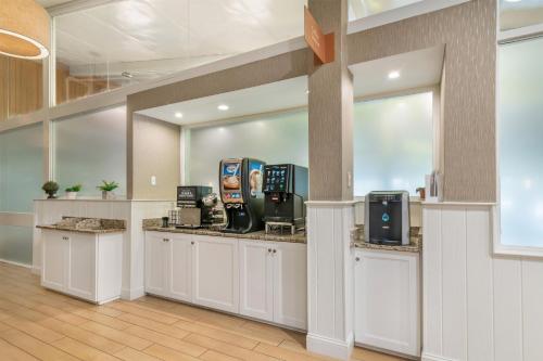 Best Western Plus Waltham Boston - image 6