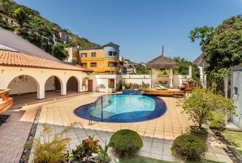 Mansão em Niterói com Piscina e Vista Mar | LD 58 (Mansao em Niteroi com Piscina e Vista Mar | LD 58) in Vital Brasil