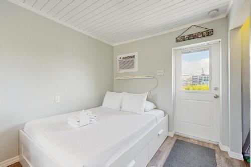 Fishermans Bungalow Hideaway - main image