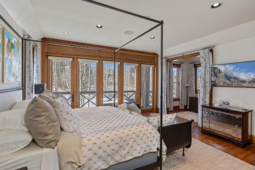 Lorian 4 - Luxurious Ski-In Ski-Out Forest Condo - image 11