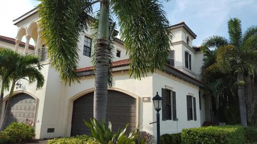 Summit Pointecondo Close To Img Academy in Bradenton